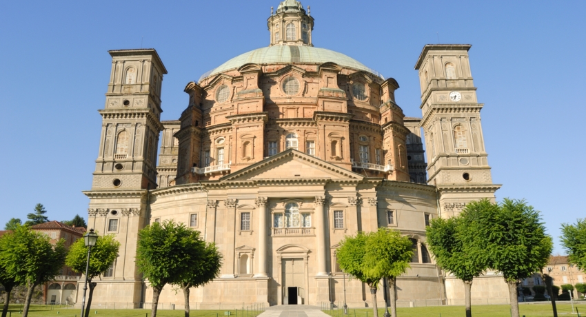 GRUCUNE 2_C_Vicoforte Sanctuary_Turin_shutterstock_46685515 - Piemont-Cuneo Kastanienfest