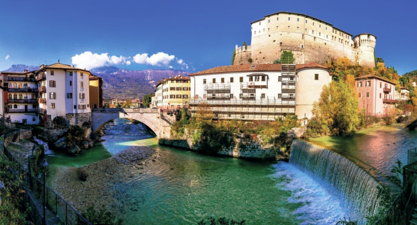 GRUROLO 1_Rovereto_C_Shutterstock_1851549277 Bild 2 - Mantua-Lotusblüten und Natur