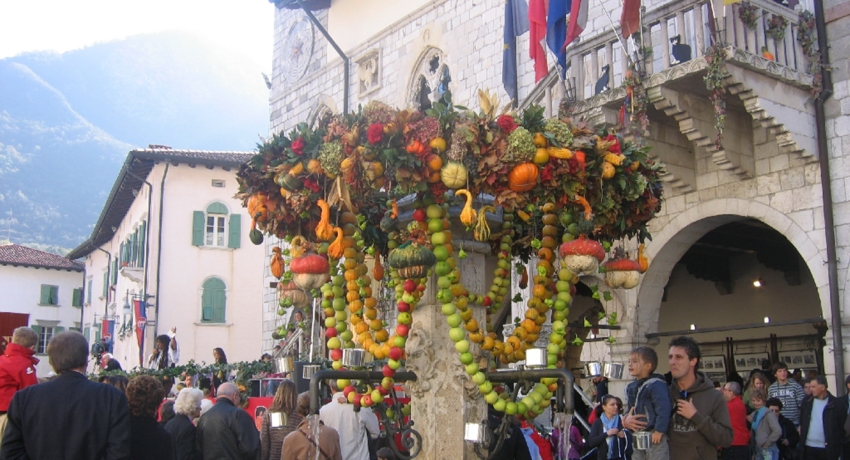 GRUVENZ 1_C_ Archivio Pro Loco Venzone - Friaul - Kürbisfest in Venzone